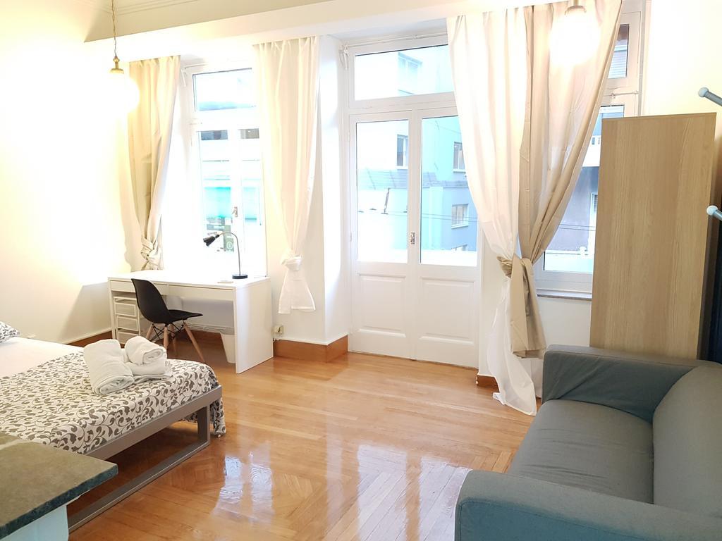 Errathens Aegean Apartment - Athens Center, 5 Bd, 2 Bath Bagian luar foto